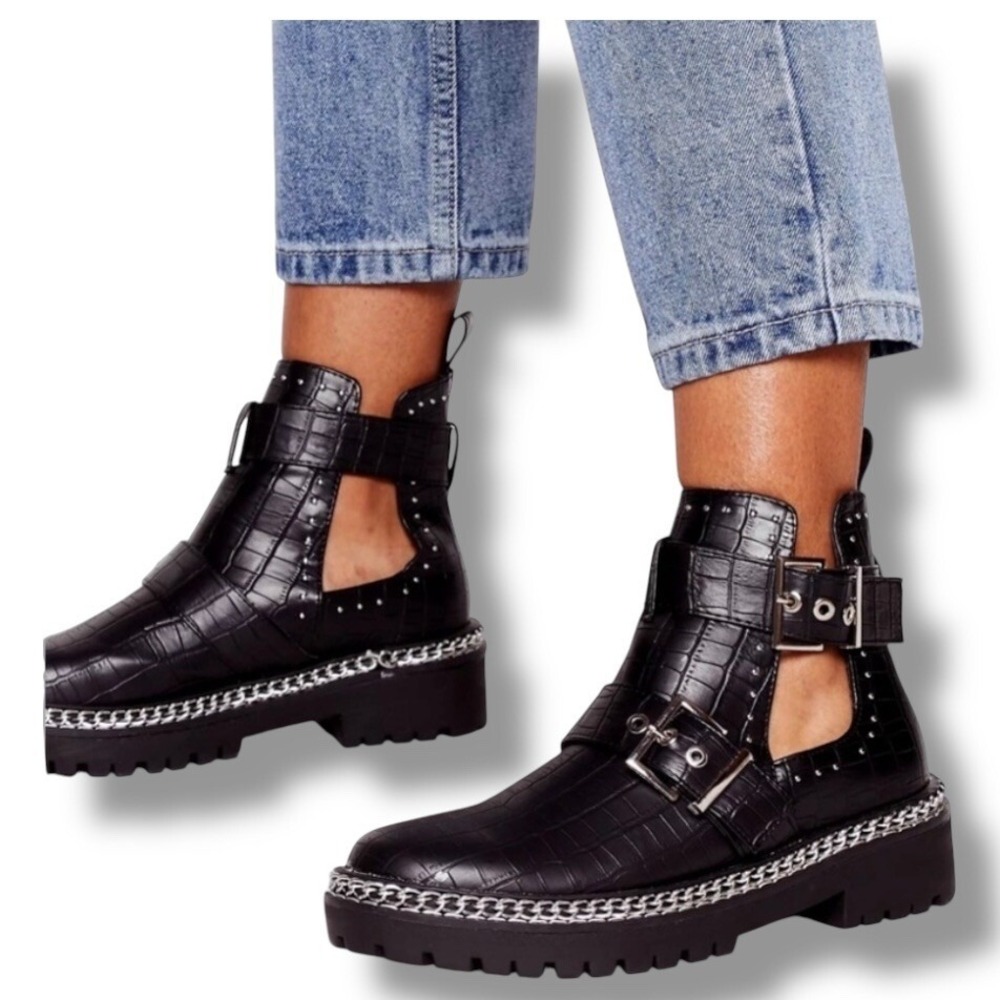 Truffle‎ Collection Womens Black Faux Croc Cutout Ankle Boots Size 8 Grunge Y2K